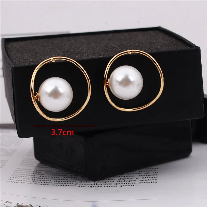 Gold Pearl Earring